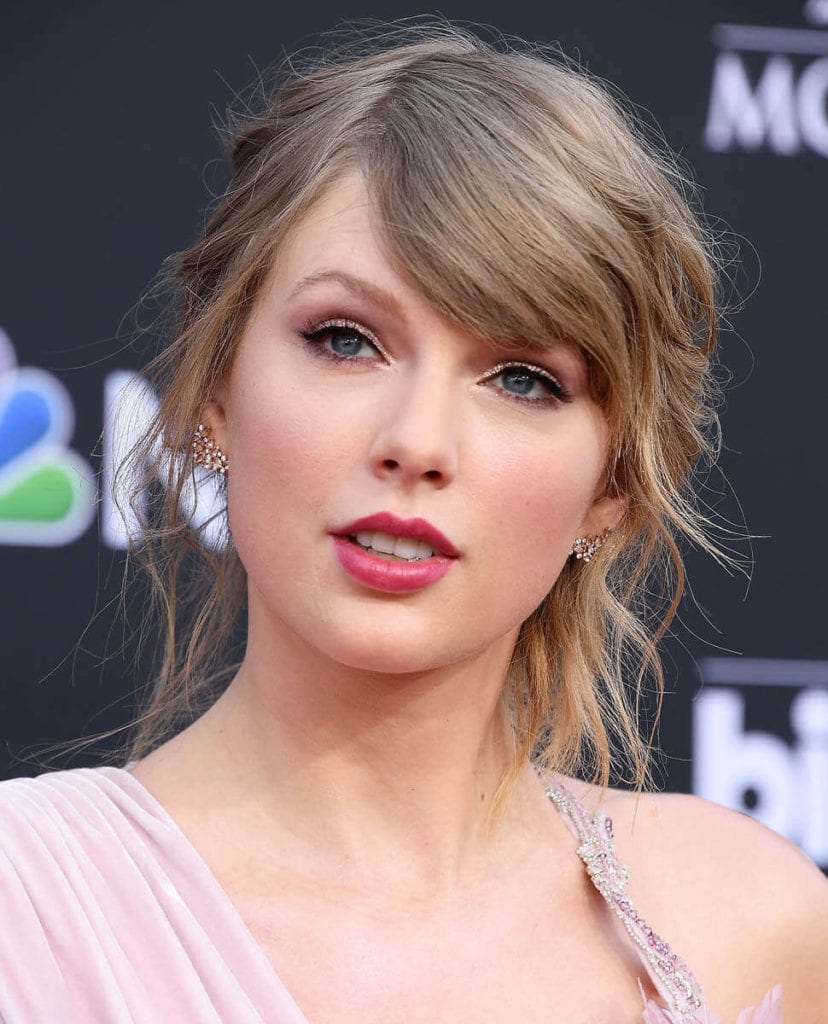 Taylor Swift Hairstyles - Different Looks Sported By Swift