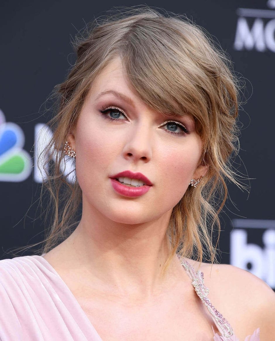 Taylor Swift Hairstyles - Different Looks Sported By Swift