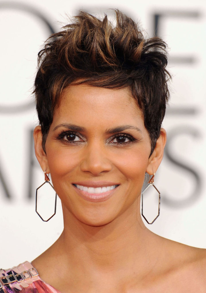 Edgy Hairstyles For Women Over 50 17 