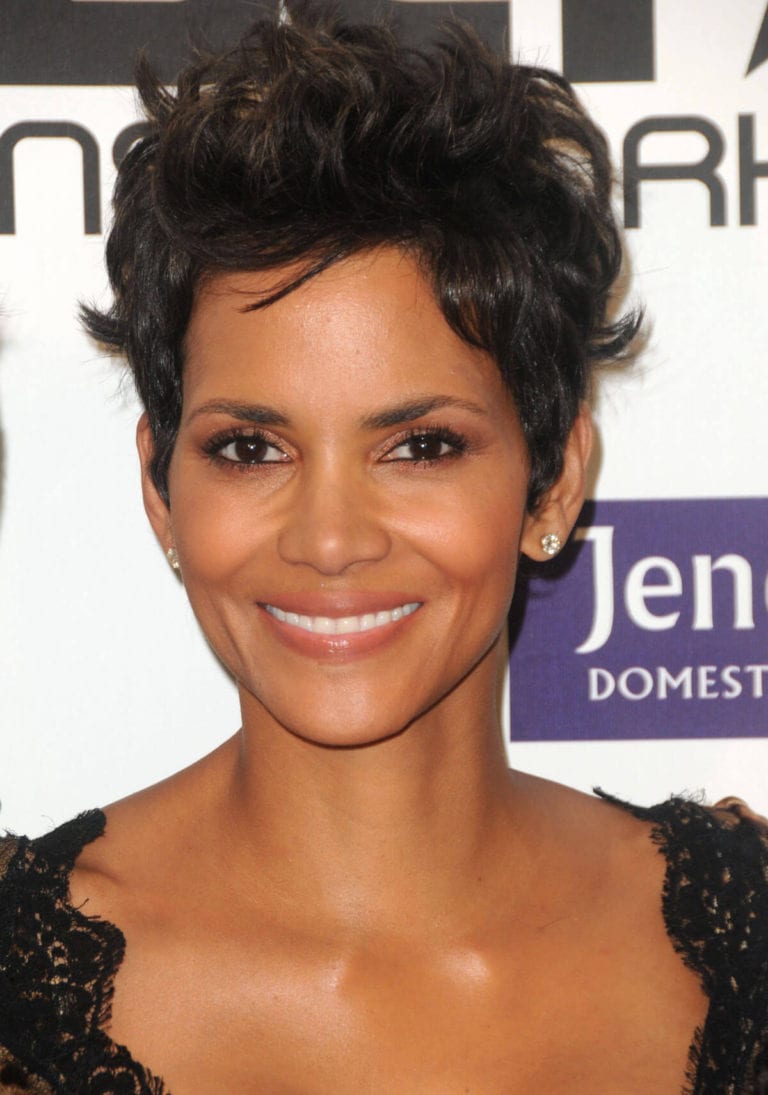 28 Amazing Halle Berry Hairstyles and Haircuts Inspirations