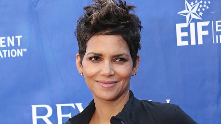 28 Amazing Halle Berry Hairstyles and Haircuts Inspirations