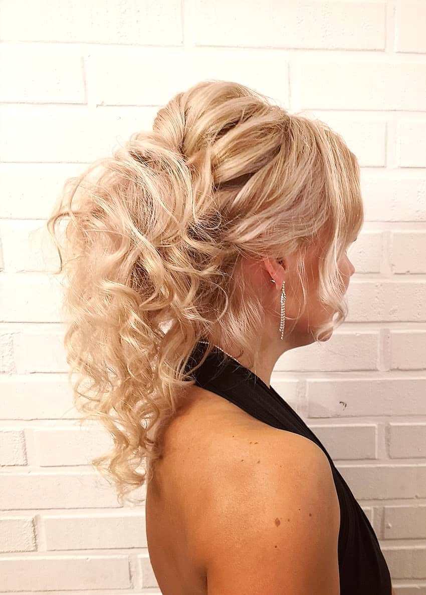 25 Curly Updo Hairstyles For Women To Look Stylish