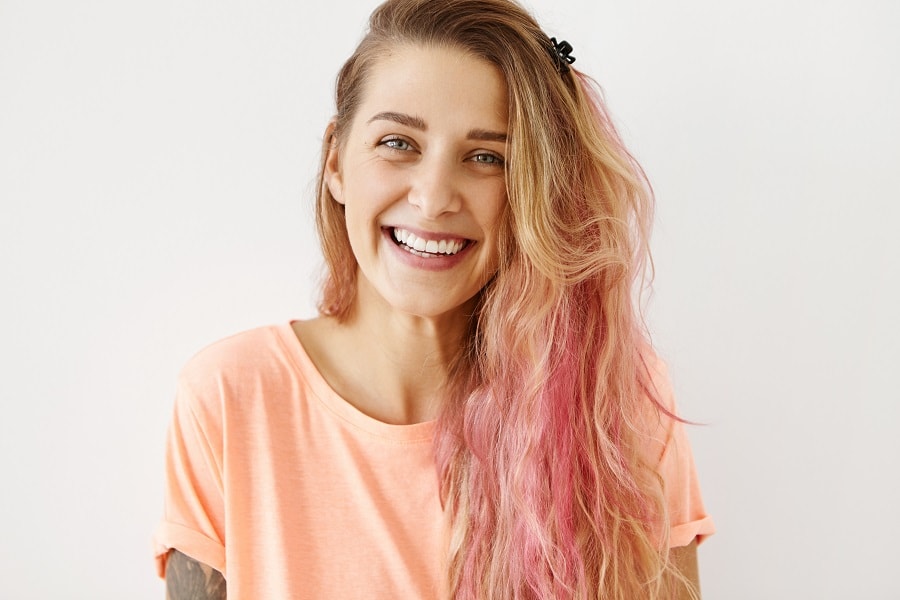 wavy pink ombre hair for hazel eyes