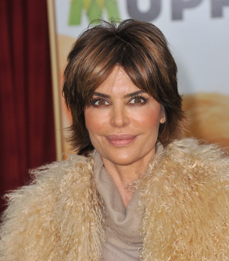 18 Most Trending Lisa Rinna Hairstyles to Get Inspired from Hairdo